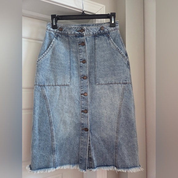Forever 21 Dresses & Skirts - Forever 21 Button Front Retro Styling Denim Skirt